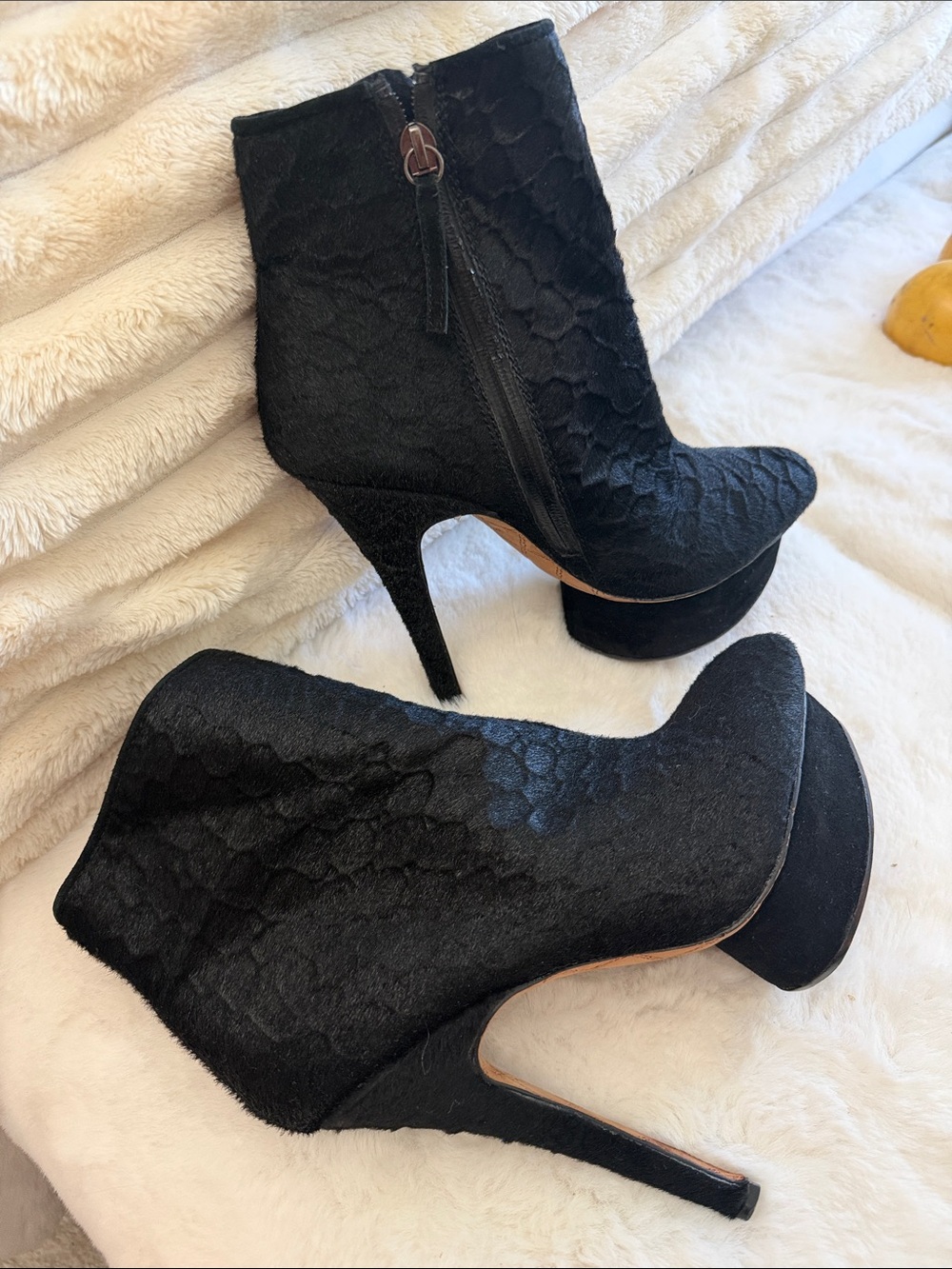 L.A.M.B. NOSS EMBOSSED FUR PLATFORM STILLETTO Booties Sz. 8M Shoe Leather Boots